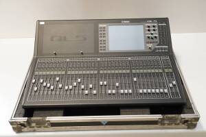 Yamaha QL5 32 Channel Digital Mixer Console