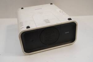 Sanyo PLC-XP100L Projector