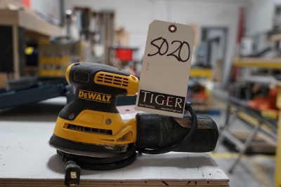 Dewalt DWE6421 Random Orbit Palm Sander