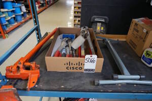 Lot (4) Steel Wire Rope Cutter and Jackall 8000 Jack
