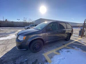 2017 Dodge Grand Caravan SXT (Gray)